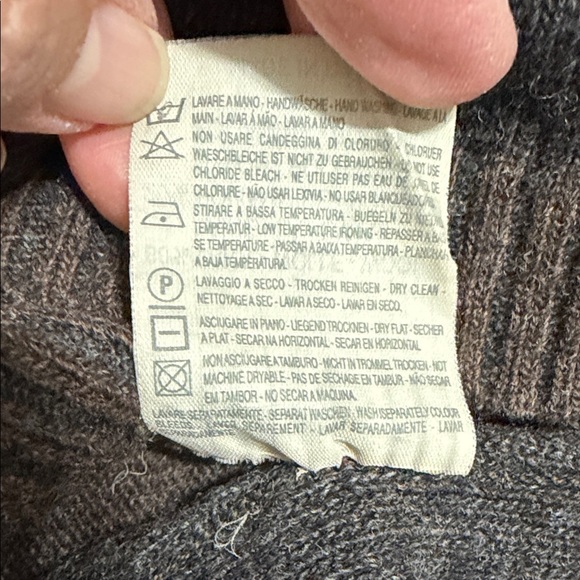 Guess Dark Gray & Brown V-Neck Wool Blend Medium Sweater, Made in Italy. - Picture 8 of 12